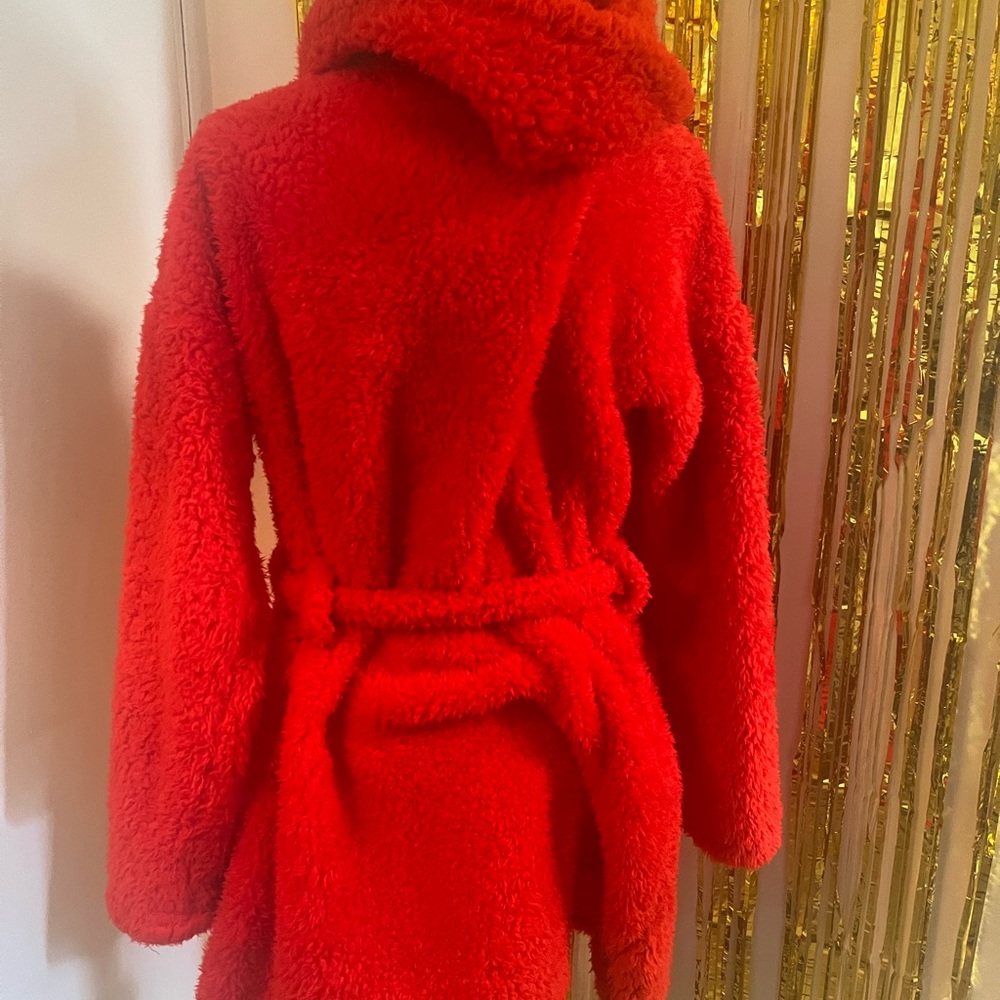 Fluffy Plush Robe - Picture 2 of 3
